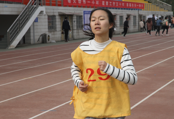 1514174763466034603.png 800米 李怡瑶.png