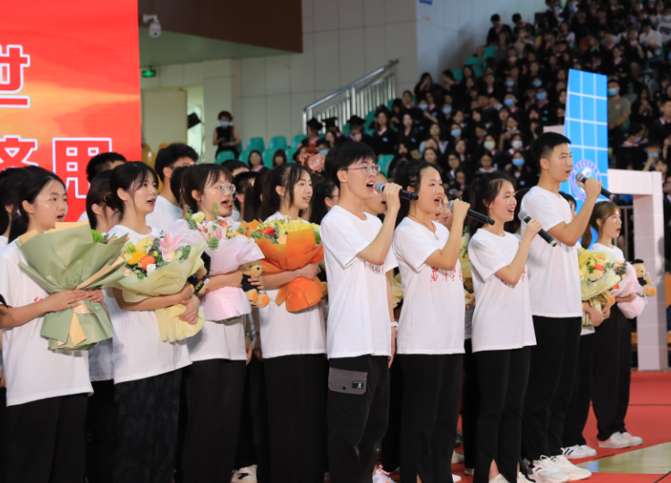 1655455478204045552.png 雷锋学院学生朗诵.png