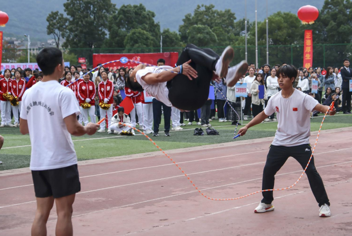 1697805516613078721.png 跳绳 卢.png