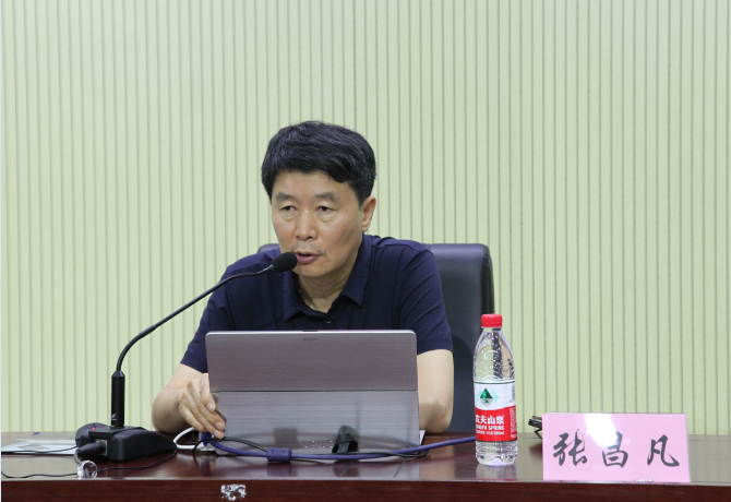 1535705128976099837.png 高校教学质量标准与专业建设研讨(湖南工业大学副校长张昌凡教授) 唐雄伟摄.png