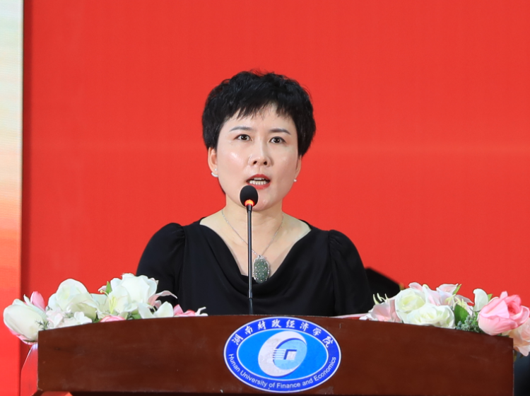 1655456734219028067.png 家长代表发言.png