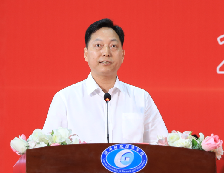 1655456766034054495.png 校友代表.png